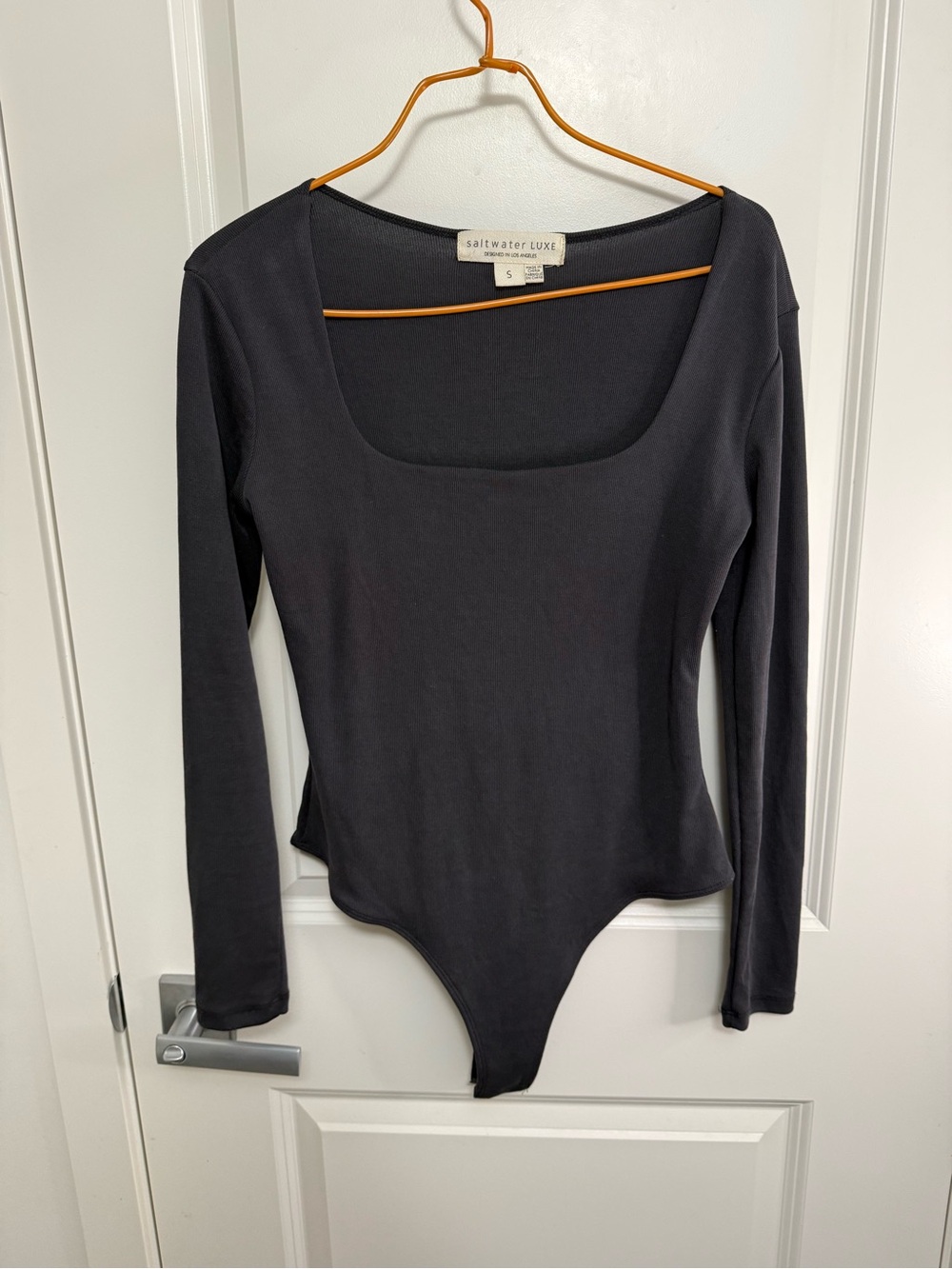saltwater LUXE Black Long-Sleeve Scoop Bodysuit in size S